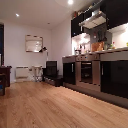 Modern Studio Apt In The Heart Of Leeds Centre *