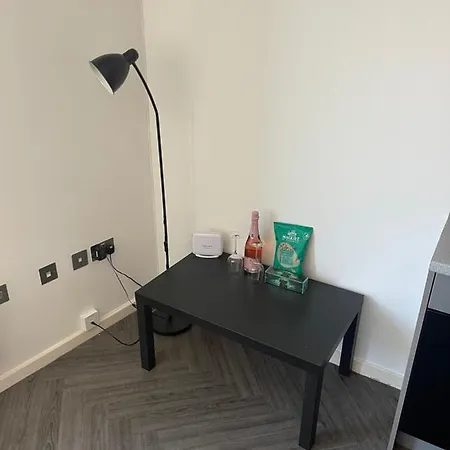 Modern Studio Apt In The Heart Of Leeds Centre *